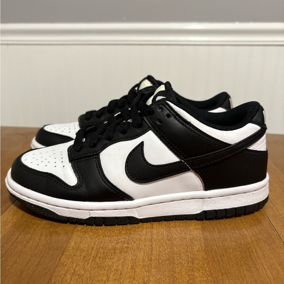 Nike Kids Black and White Sneakers - Picture 1 of 8